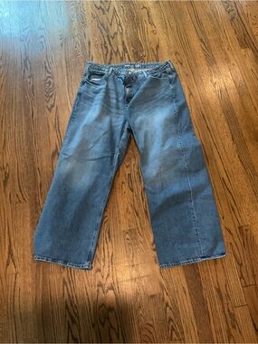 Old Navy Women's Sky-Hi Extra High-Rise Wide Leg Jeans in Medium Blue